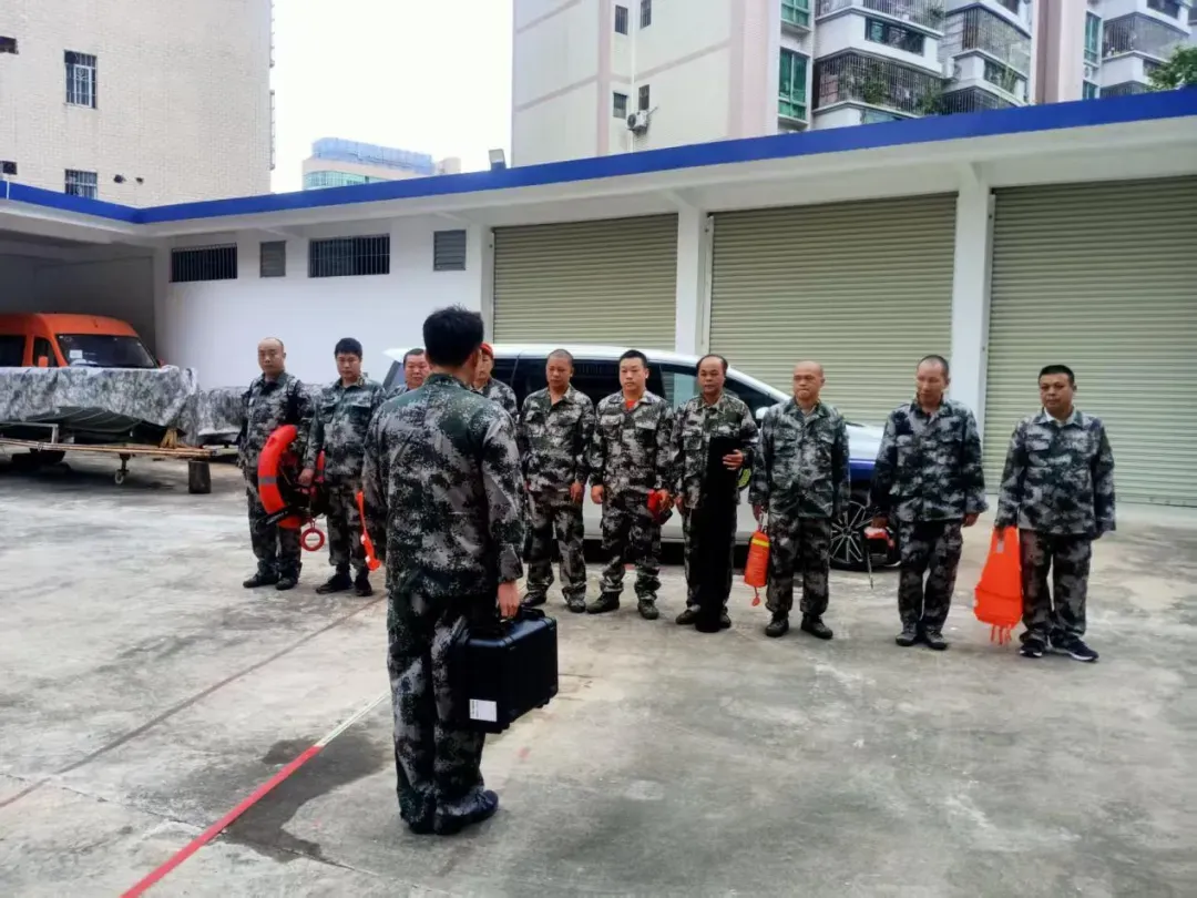 汇盈策略 清新区应急管理局：闻“汛”而动，红色堤坝上的应急尖兵！