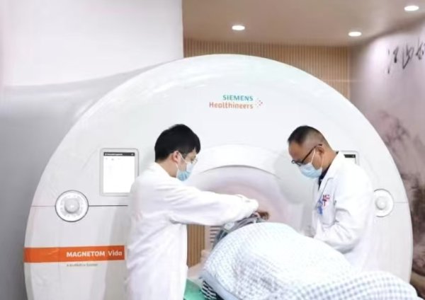 鑫优配 赋能精准放疗，全球领先磁共振定位技术亮相广州医博会